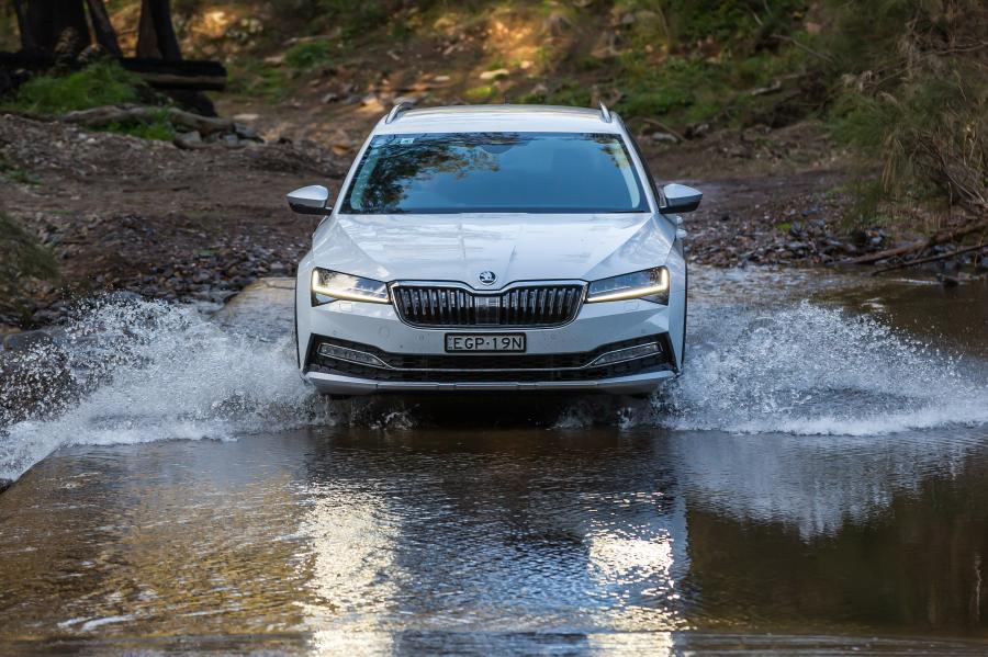  Skoda Superb Scout (3V) 2020 года  (AU) (фото 4 из 35)